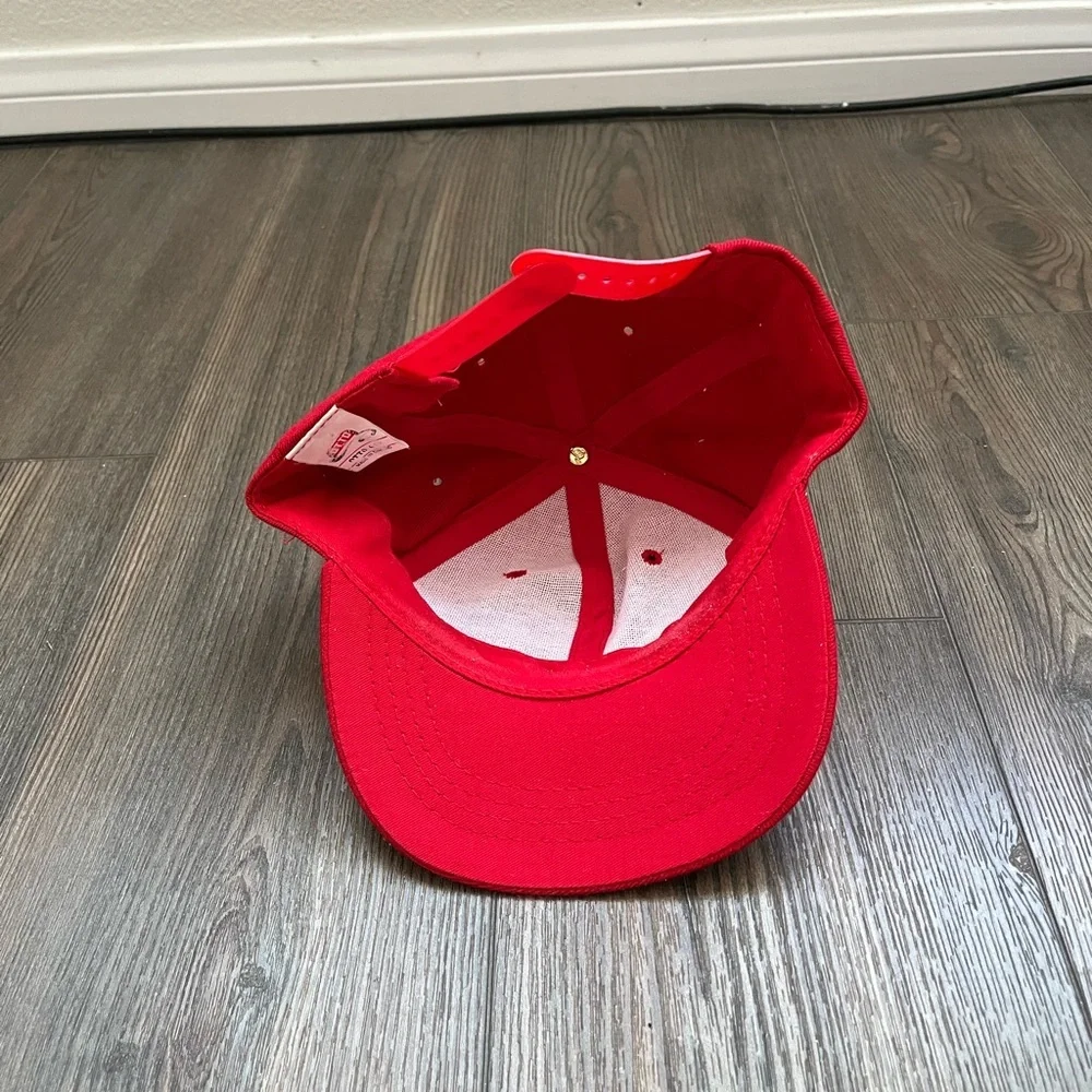 OTTO Red Cap with White Label - Picture 7 of 11